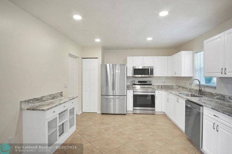 5626 Travelers Way, Fort Pierce FL 34982-3989 exterior