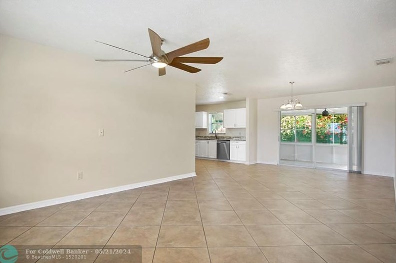 5626 Travelers Way, Fort Pierce FL 34982-3989 exterior