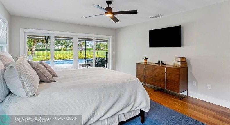 525 Muirfield Dr, Lake Worth FL  exterior