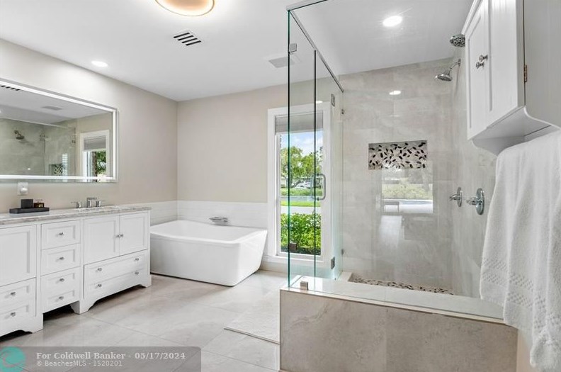 525 Muirfield Dr, Lake Worth FL  exterior