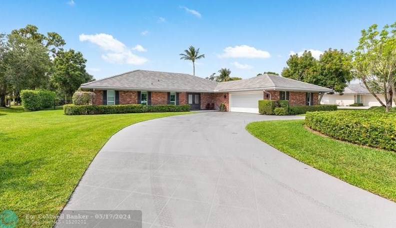 525 Muirfield Dr, Lake Worth FL  exterior