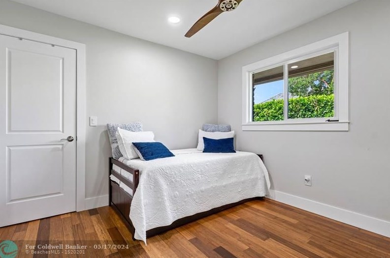 525 Muirfield Dr, Lake Worth FL  exterior