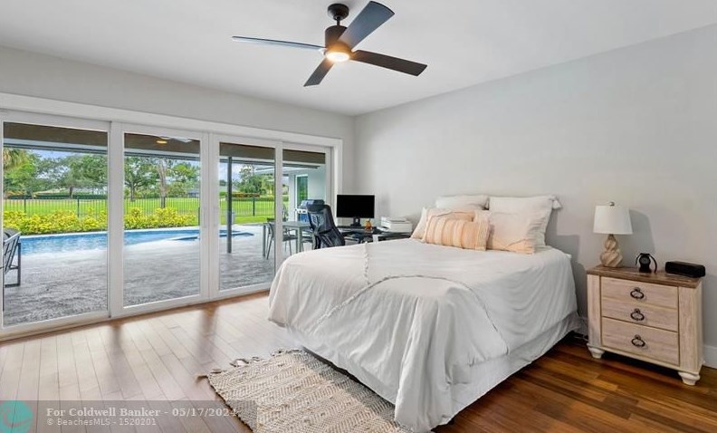 525 Muirfield Dr, Lake Worth FL  exterior