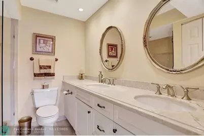 330 SE 20 Ave, Unit #307, Deerfield Beach, FL 33441 - Photo 11