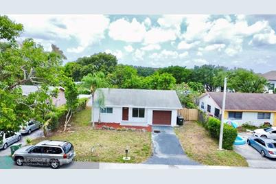 6331 NW 34th Ave - Photo 1