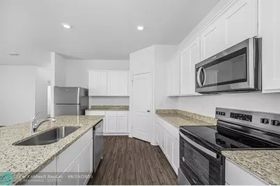 256 SW Grove Ave, Port Saint Lucie, FL 34983 - Photo 9