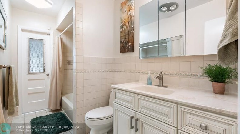 8480 17 Ct, Hollywood FL exterior