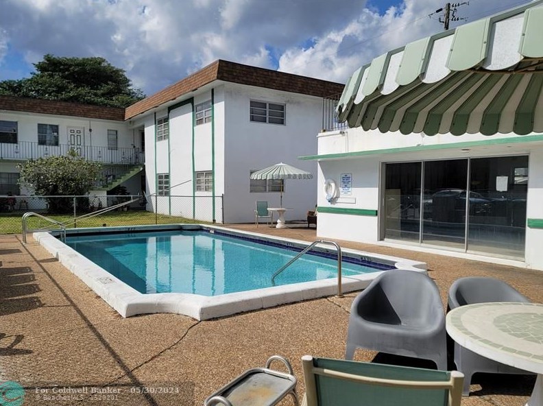 2219 Polk St, Hollywood FL  33020-6712 exterior