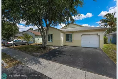 20764 NW 1st St, Pembroke Pines, FL 33029 - Photo 1