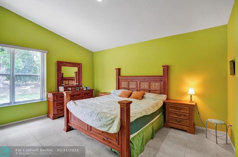 19390 29 Ct, Hollywood FL 33029-2473 exterior