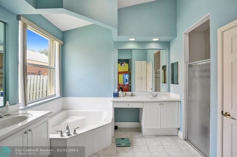 19390 29 Ct, Hollywood FL 33029-2473 exterior