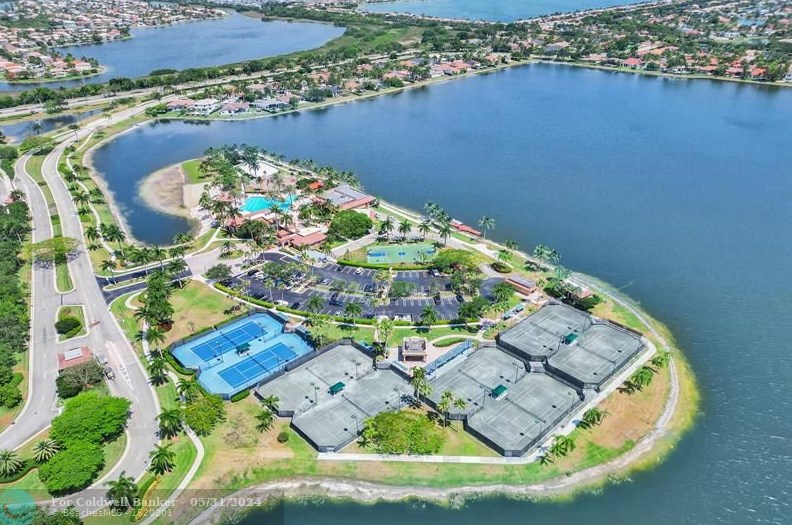 19390 29 Ct, Hollywood FL 33029-2473 exterior