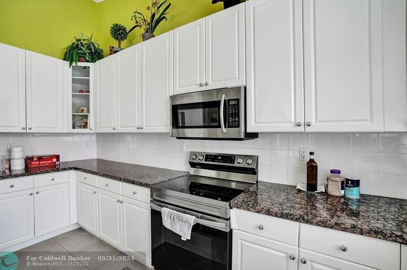 19390 29 Ct, Hollywood FL 33029-2473 exterior