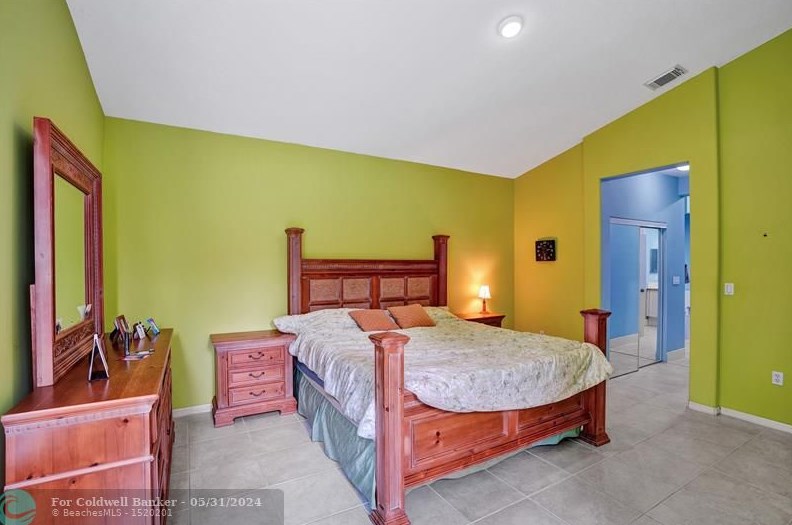 19390 29 Ct, Hollywood FL 33029-2473 exterior