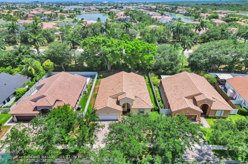 19390 29 Ct, Hollywood FL 33029-2473 exterior