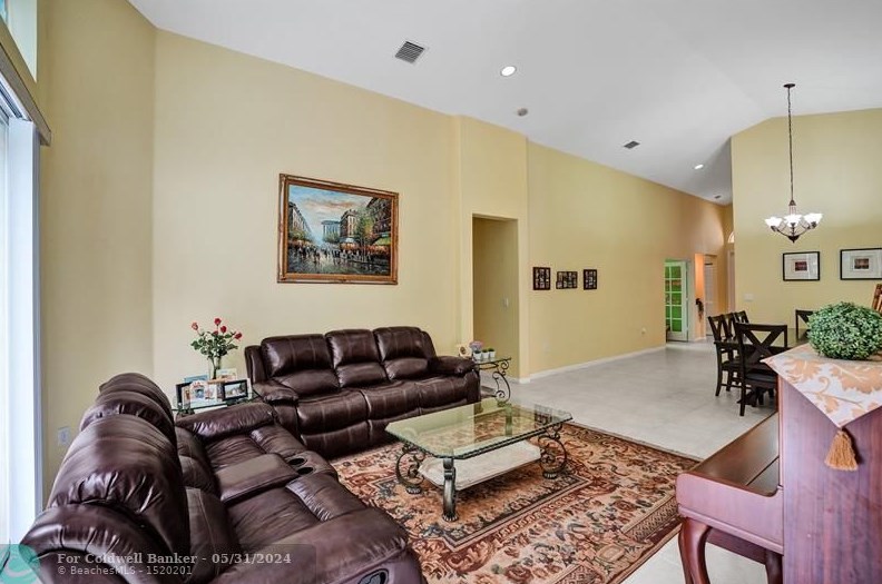 19390 29 Ct, Hollywood FL 33029-2473 exterior