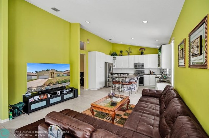 19390 29 Ct, Hollywood FL 33029-2473 exterior