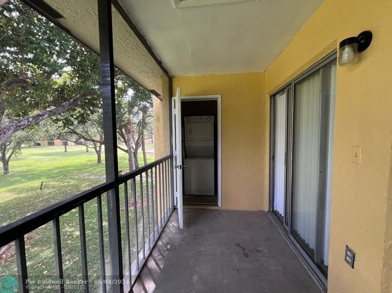 320 Meadows Cir, Boynton Beach FL  33436-8930 exterior