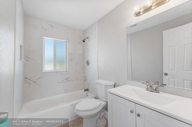 106 Hilton, Fort Pierce FL  34946-7108 exterior