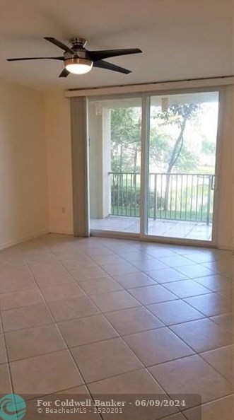 806 Villa Cir, Boynton Beach FL  33435-8917 exterior