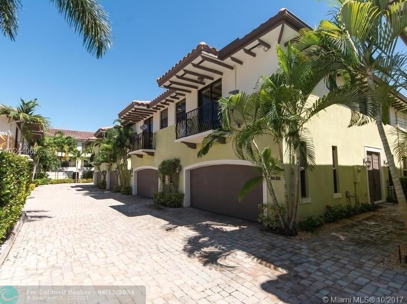 3036 Mcdonald St, Miami FL  33133-4415 exterior