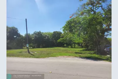 1697 E Main St, Pahokee, FL 33476 - Photo 13