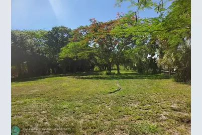 1697 E Main St, Pahokee, FL 33476 - Photo 9