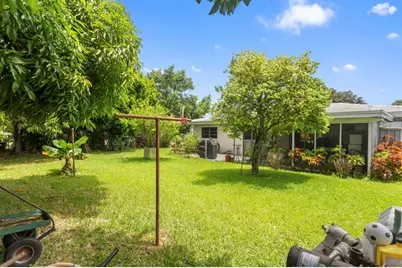 1577 NE 49th St, Oakland Park, FL 33334 - Photo 29