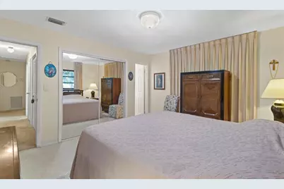 1577 NE 49th St, Oakland Park, FL 33334 - Photo 17