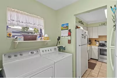 1577 NE 49th St, Oakland Park, FL 33334 - Photo 25