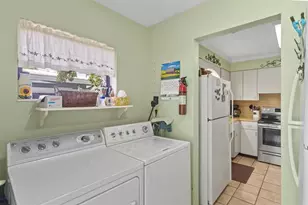 1577 NE 49th St, Oakland Park, FL 33334 - Photo 25