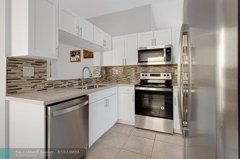 19033 12th Ct, Hollywood FL  33029-2957 exterior