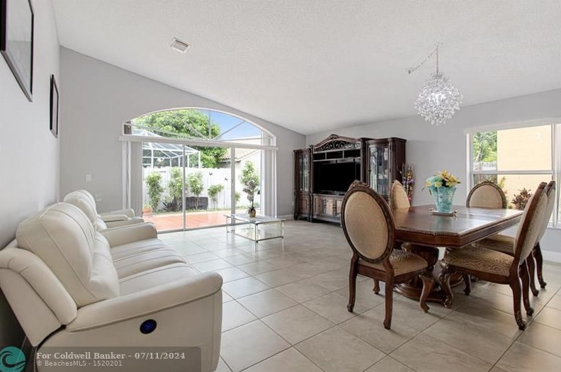 19033 12th Ct, Hollywood FL  33029-2957 exterior