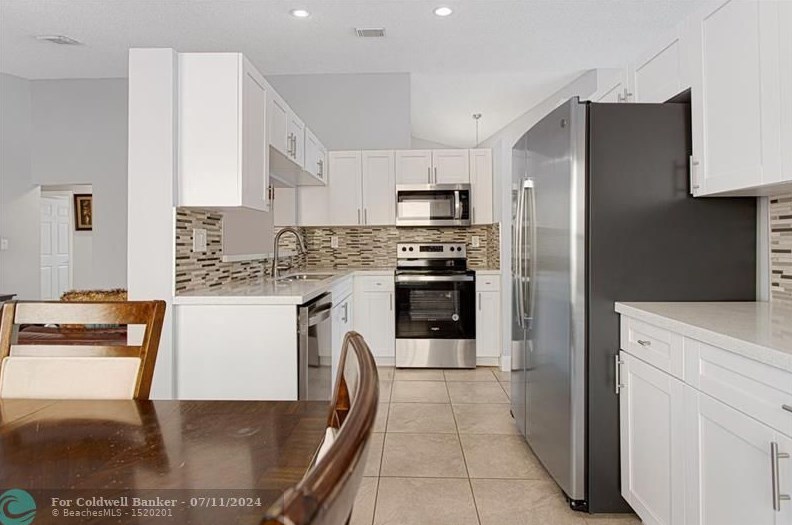 19033 12th Ct, Hollywood FL  33029-2957 exterior