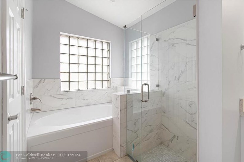 19033 12th Ct, Hollywood FL  33029-2957 exterior