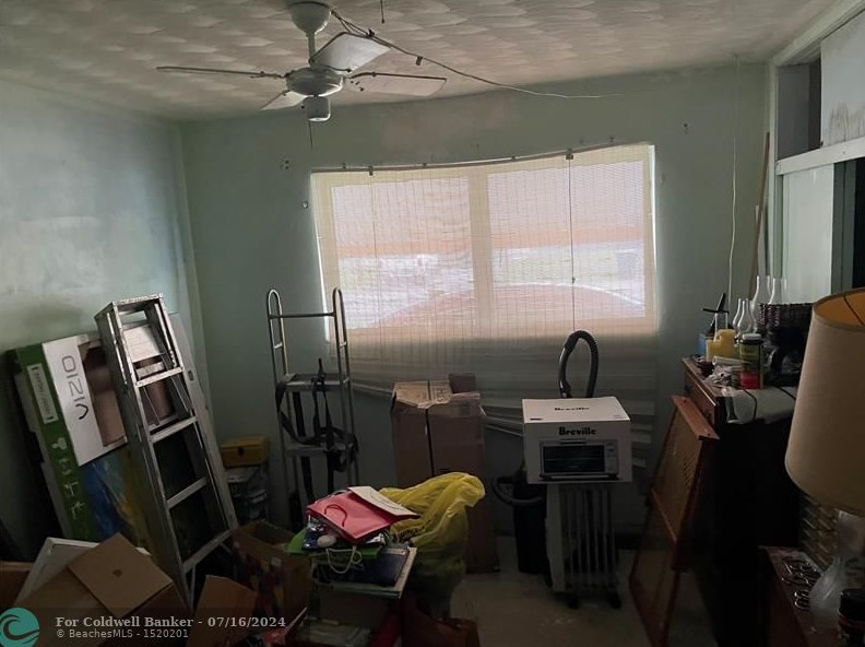 6720 Meade St, Hollywood FL  33024-1814 exterior