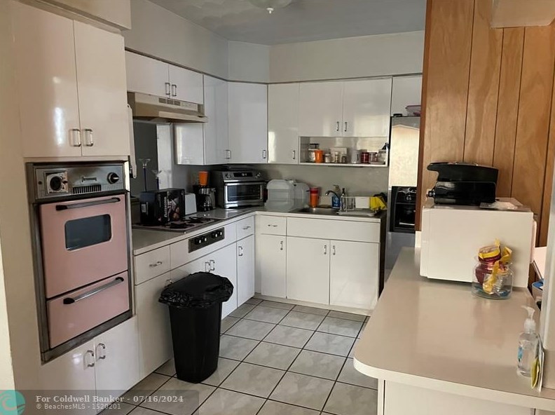 6720 Meade St, Hollywood FL  33024-1814 exterior