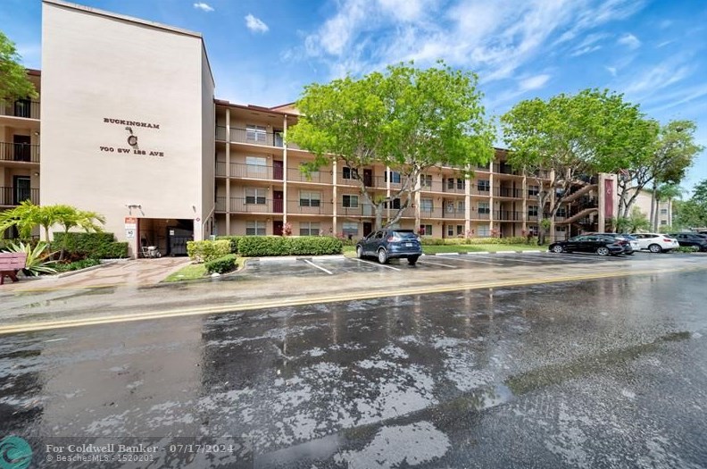 700 128th Ave, Hollywood FL  33027-1781 exterior