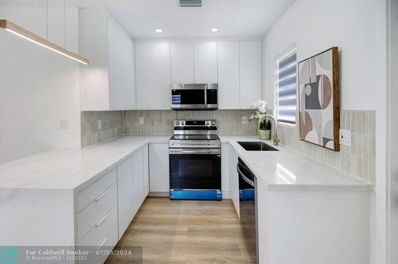 17841 32nd Ave, Miami FL  33056-3405 exterior