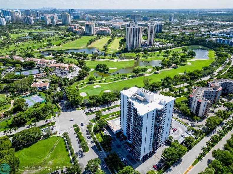 3375 Country Club Dr, Miami FL 33180-1651 exterior