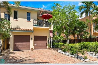 1423  Bayview Dr, Unit #1423, Fort Lauderdale, FL 33304 - Photo 1