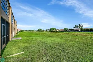 9121 Sunrise Lakes Blvd, Sunrise, FL 33322 - Photo 15