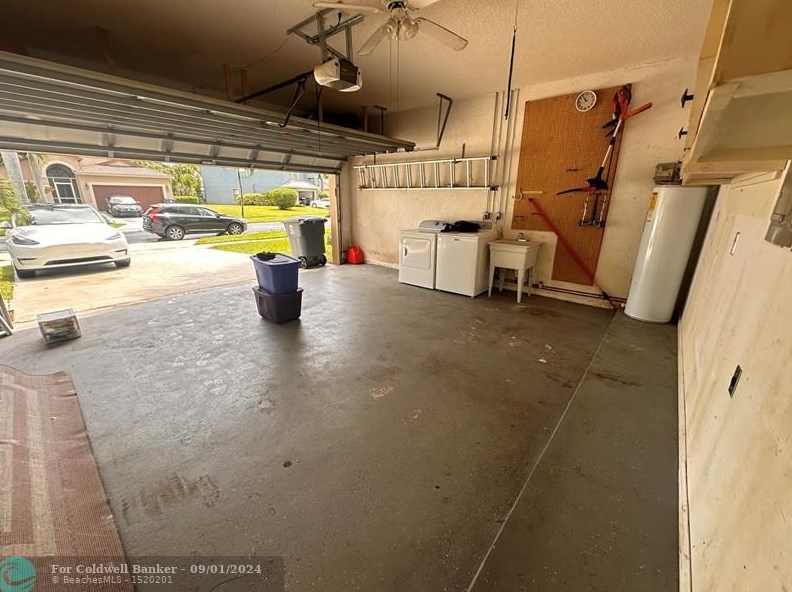 6264 Lansdowne Cir, Boynton Beach FL  33472-5105 exterior