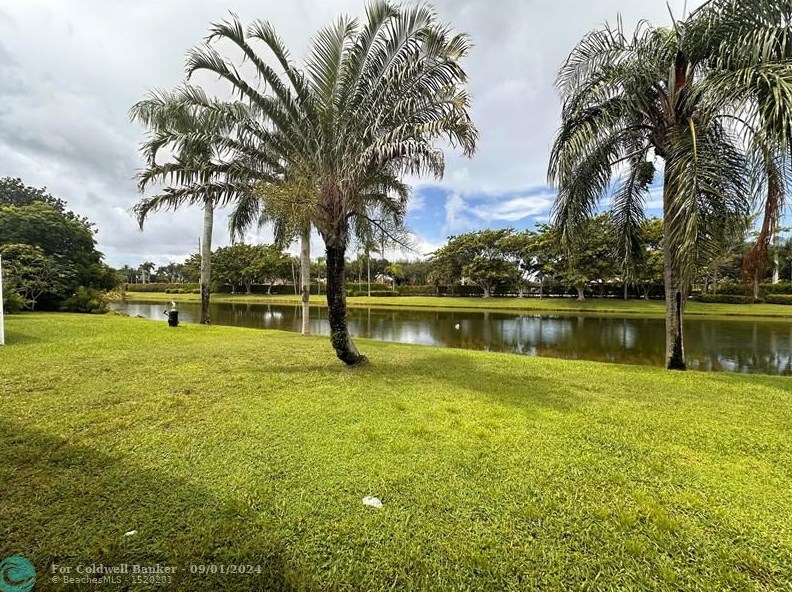 6264 Lansdowne Cir, Boynton Beach FL  33472-5105 exterior