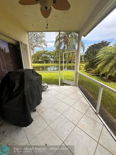 6264 Lansdowne Cir, Boynton Beach FL  33472-5105 exterior