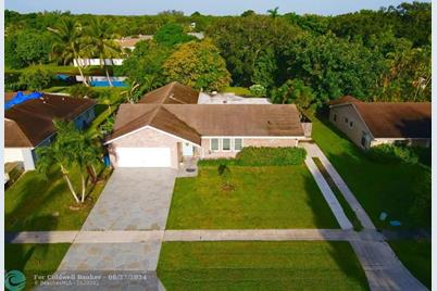 244  Las Palmas St, Royal Palm Beach, FL 33411 - Photo 1