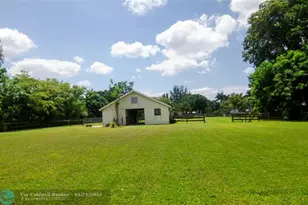 1765 SW 112th Ave, Davie, FL 33325 - Photo 15