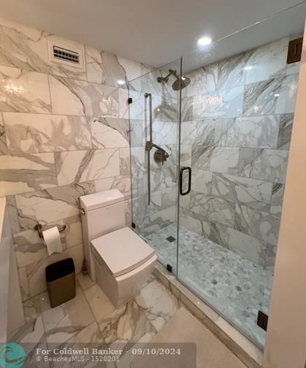 2501 Ocean Dr, Hollywood FL 33019-2699 exterior