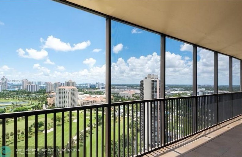 20379 Country Club Dr, Miami FL  33180-1627 exterior