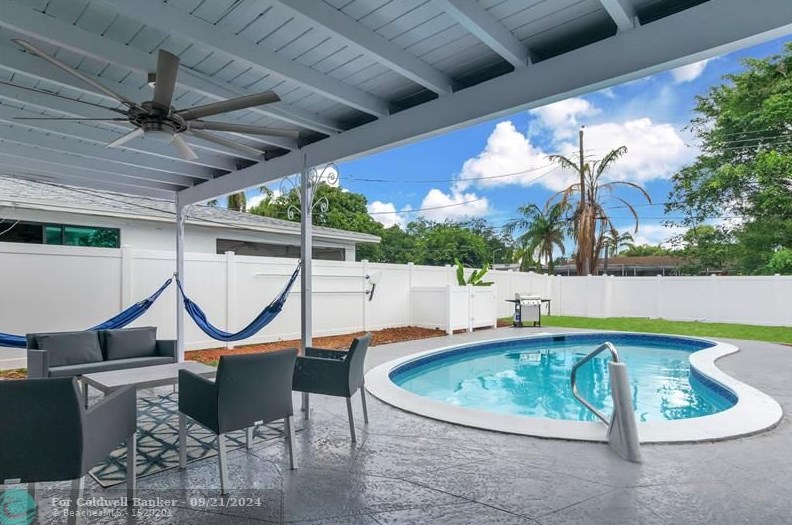 5311 Pierce St, Hollywood FL  33021-5733 exterior